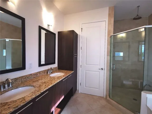 Residence photo 7