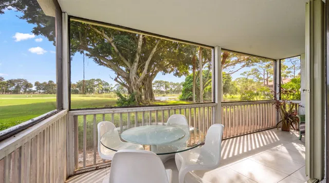 PGA National Palm Beach Gardens Residence photo 31