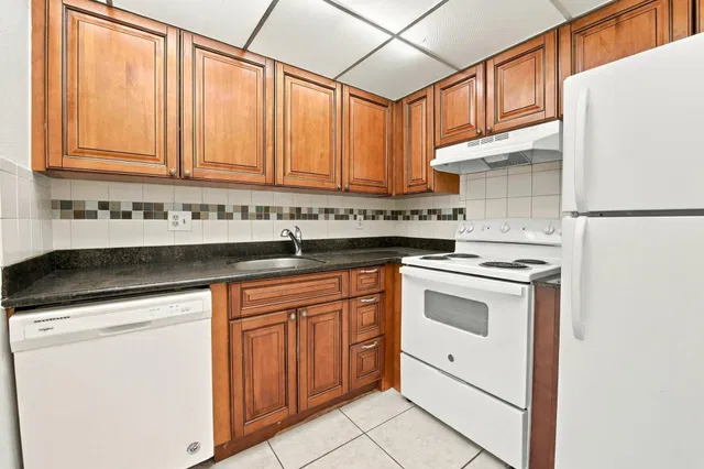 Unit 0160 photo 12