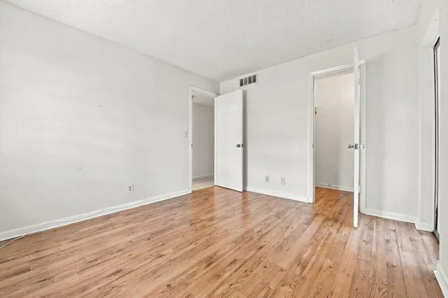 Unit 0160 photo 15