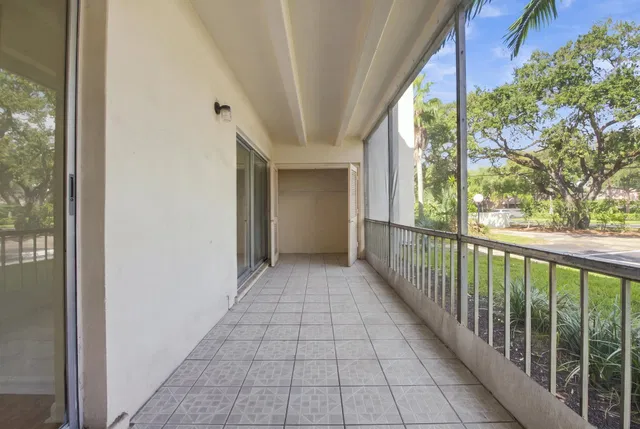 Unit 0160 photo 24