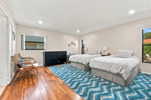 Residence photo 10