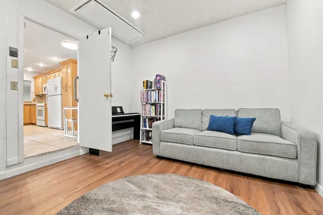 Residence photo 15
