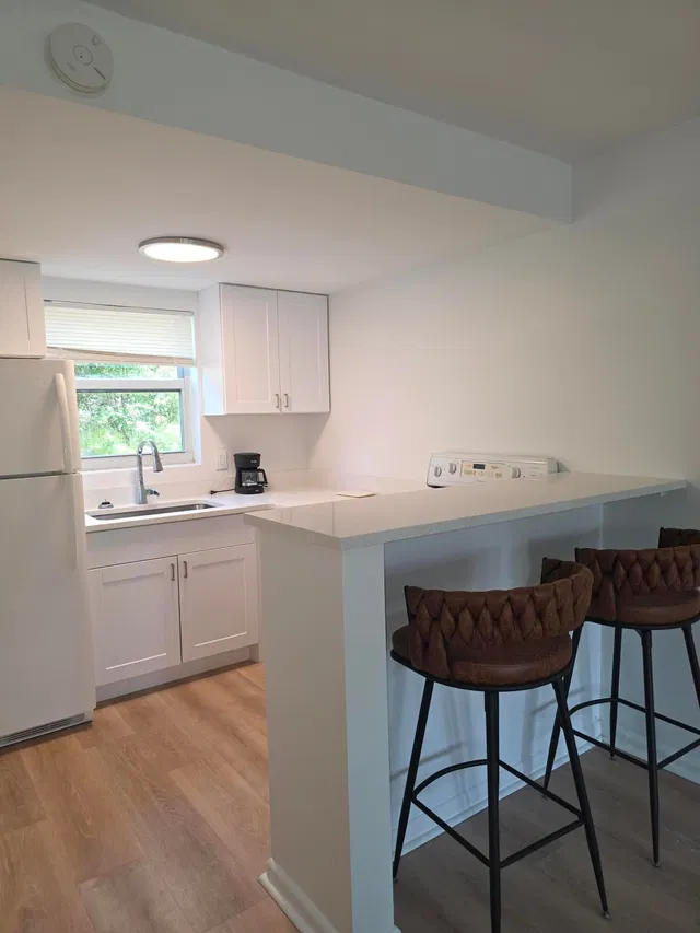 Unit 102 photo 9