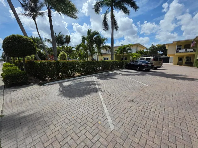 Unit 102 photo 15