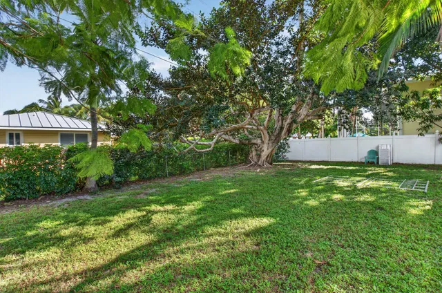 Residence photo 3
