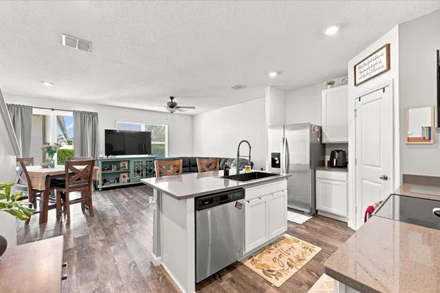 Residence photo 6