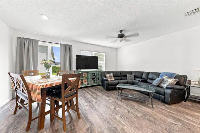Residence photo 9