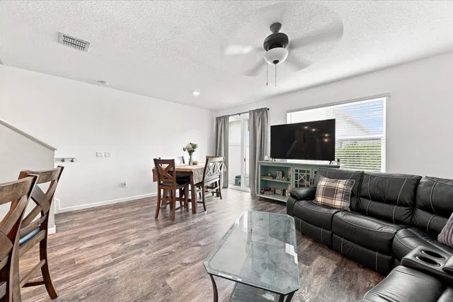 Residence photo 11