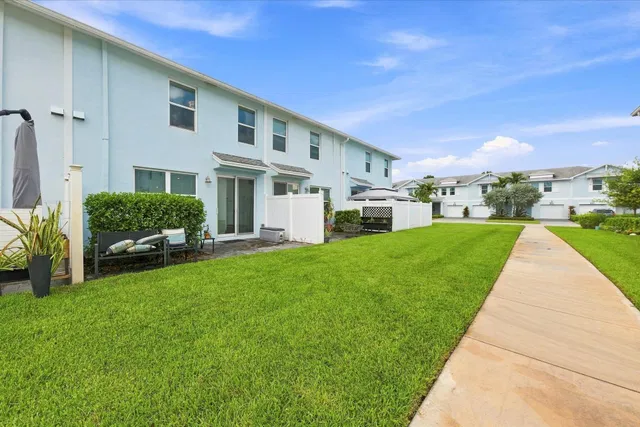 Residence photo 28