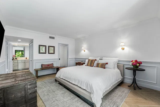 Unit 238 photo 6