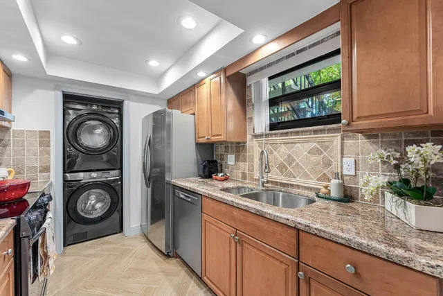 Unit 238 photo 10