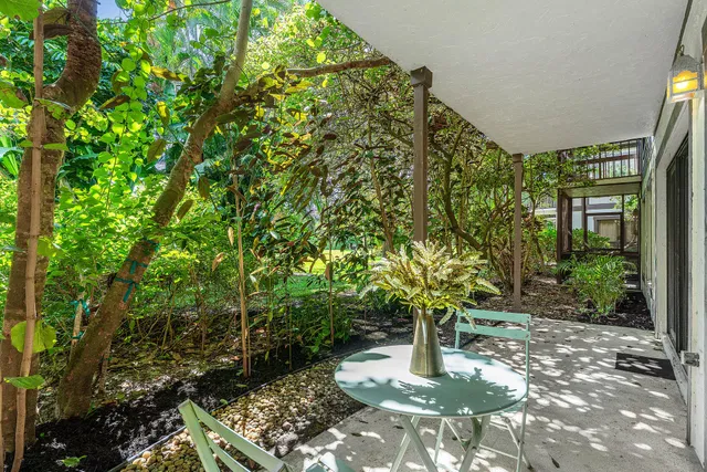 Unit 238 photo 16