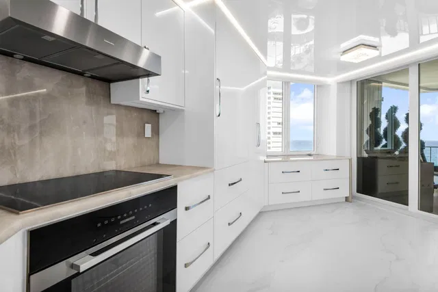 550 S Ocean Boca Unit 1205 photo 5