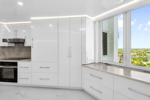 550 S Ocean Boca Unit 1205 photo 6