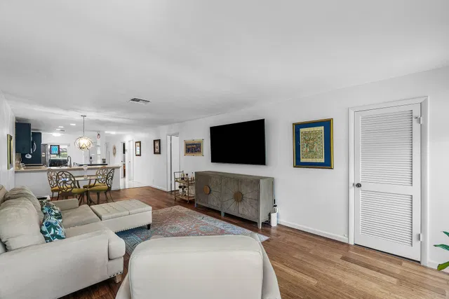 Unit A photo 18
