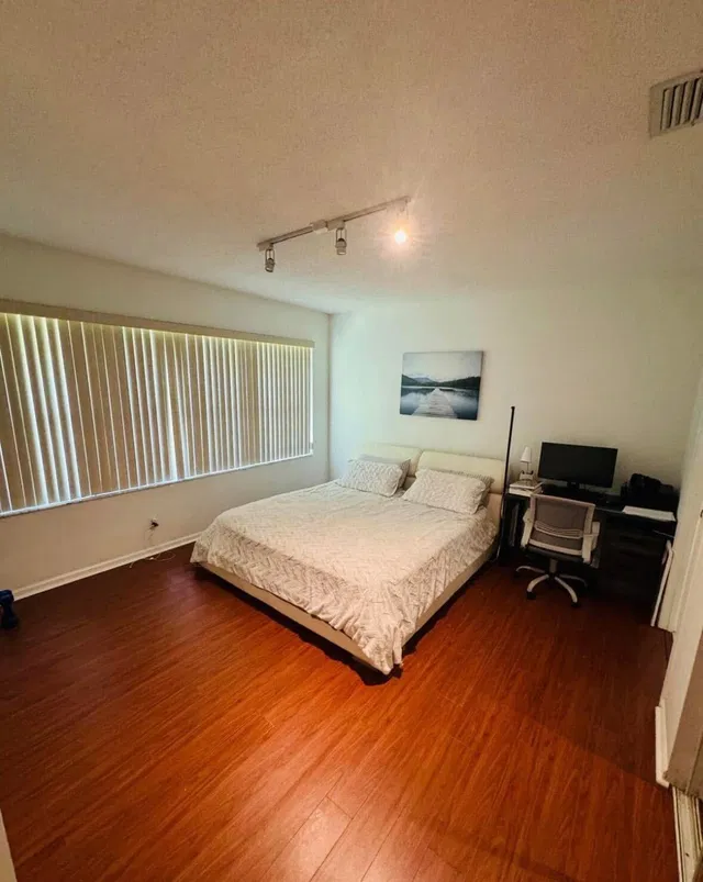 Residence photo 11