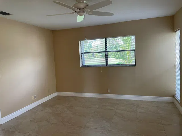 Residence photo 14