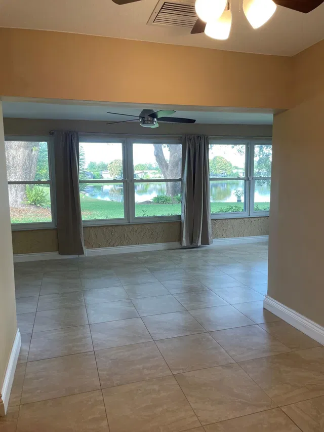 Residence photo 20