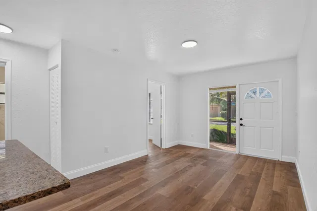  Residence photo 5
