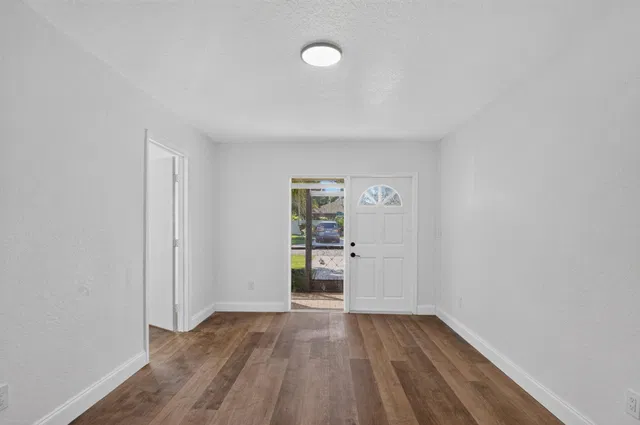  Residence photo 6