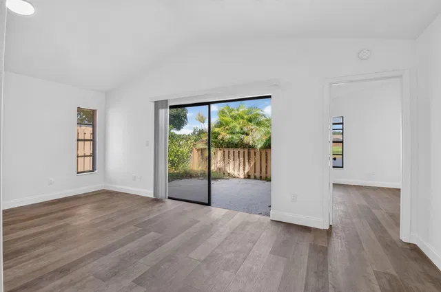  Residence photo 22