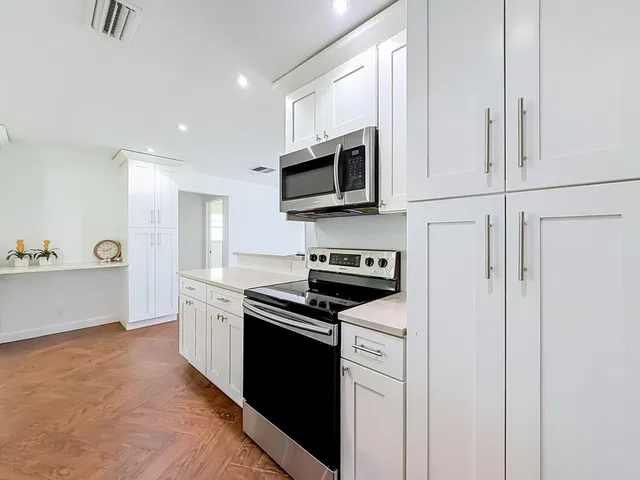  Residence photo 4