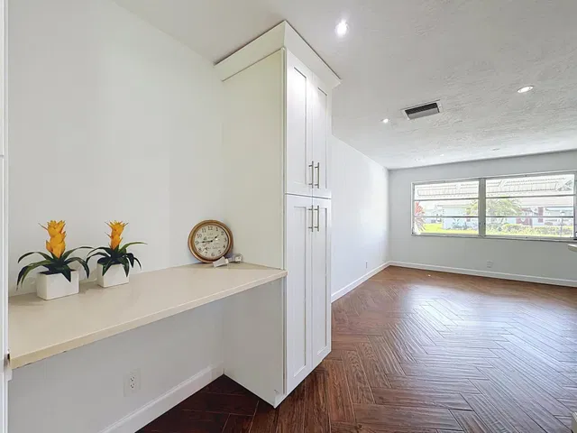  Residence photo 5