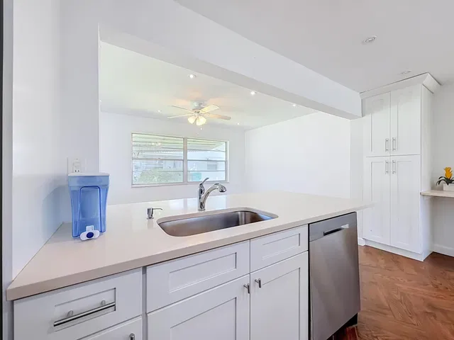  Residence photo 9