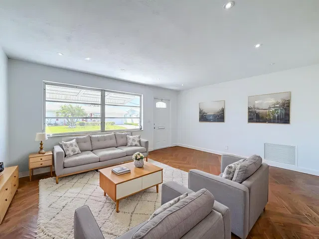  Residence photo 17