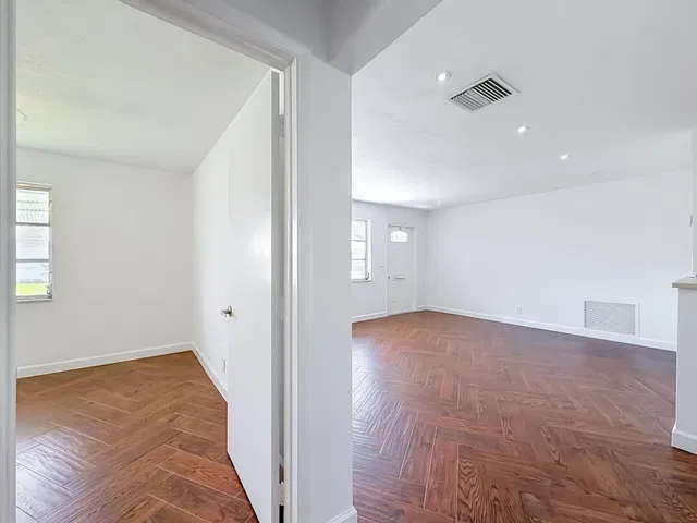  Residence photo 20