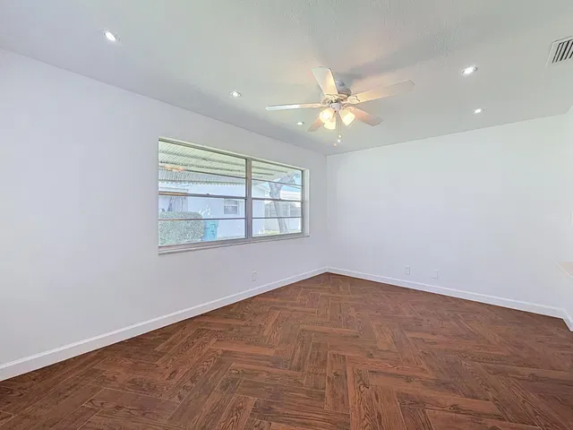  Residence photo 35