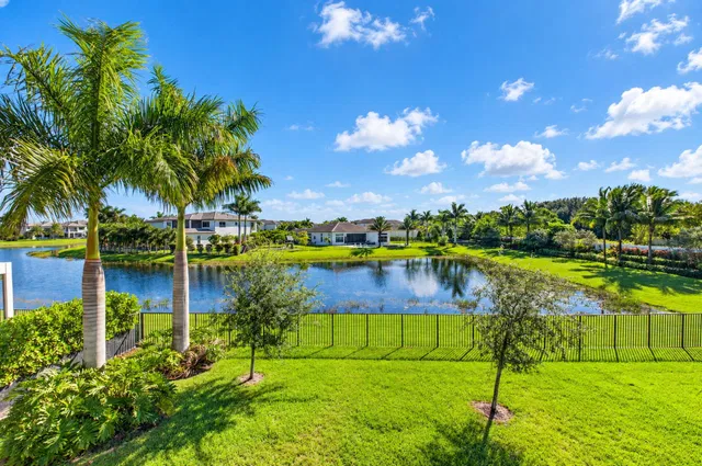 Boca Bridges Residence photo 48