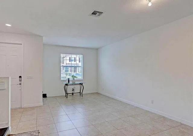 Residence photo 6