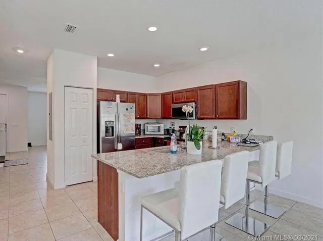 Residence photo 12