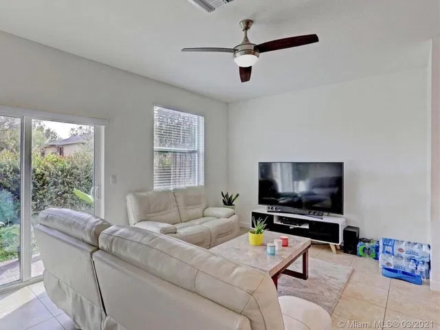 Residence photo 16