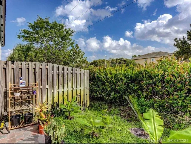 Residence photo 32