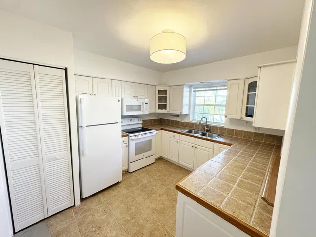 North End Palm Beach Unit 1 photo 6