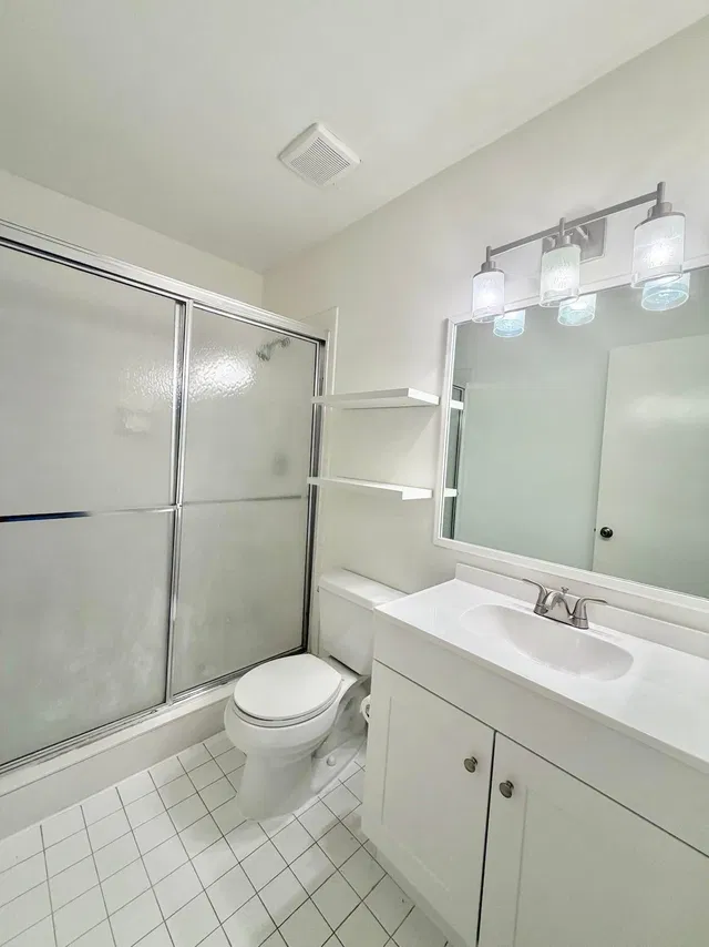 Unit 2030 photo 10