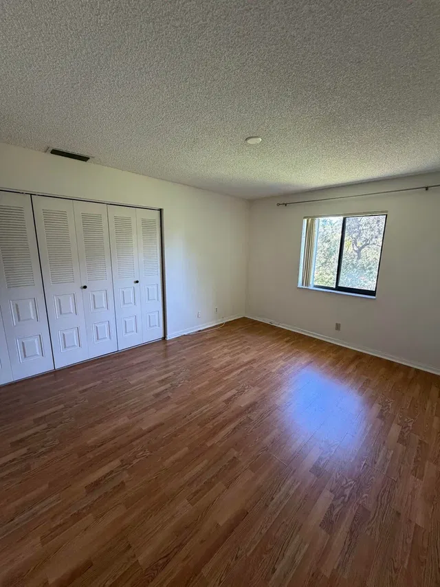 Unit 2030 photo 11