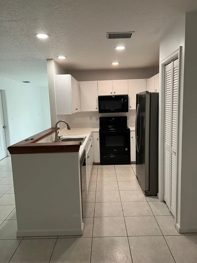 Residence photo 9