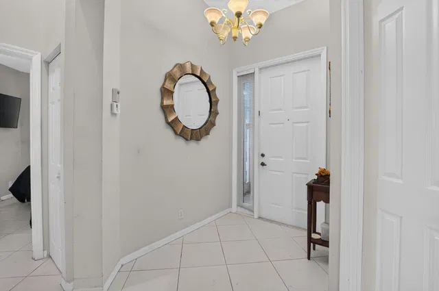  Residence photo 5