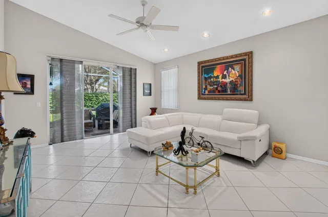  Residence photo 17