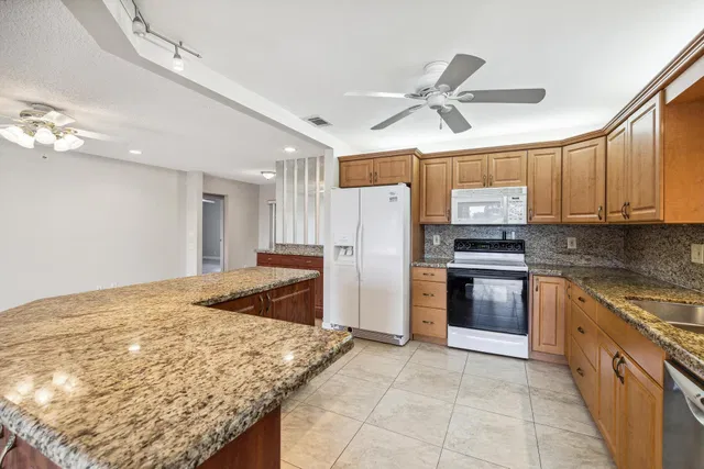 Residence photo 15