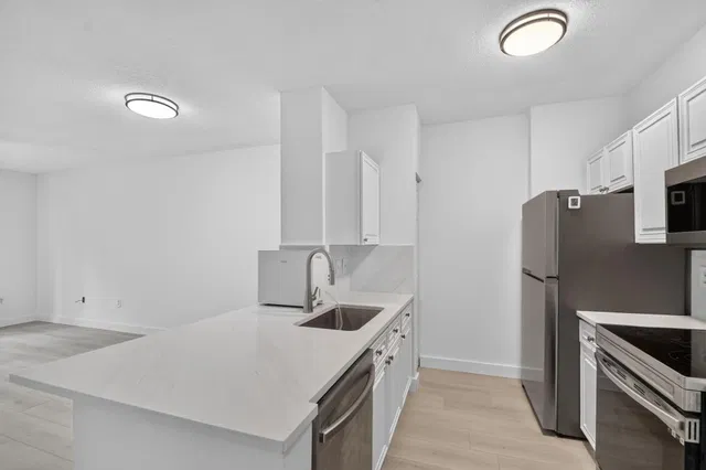 Courtyards in Cityplace Unit 223 photo 2
