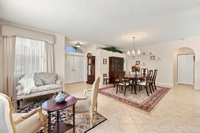 Residence photo 5