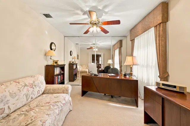 Residence photo 22