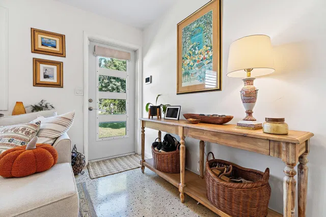 SoSo West Palm Beach Residence photo 19