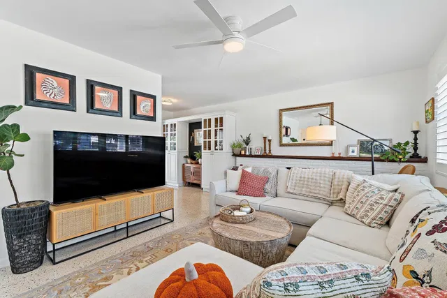 SoSo West Palm Beach Residence photo 20