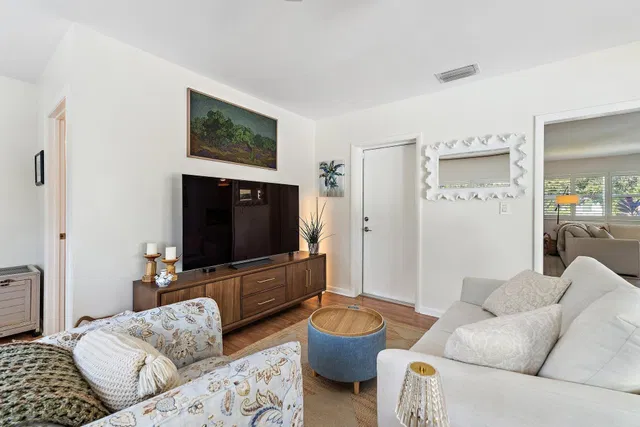 SoSo West Palm Beach Residence photo 26